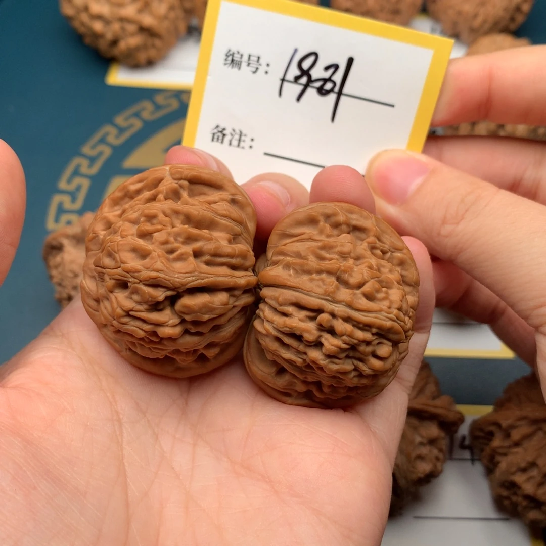 文玩核桃把件41四座楼 1981