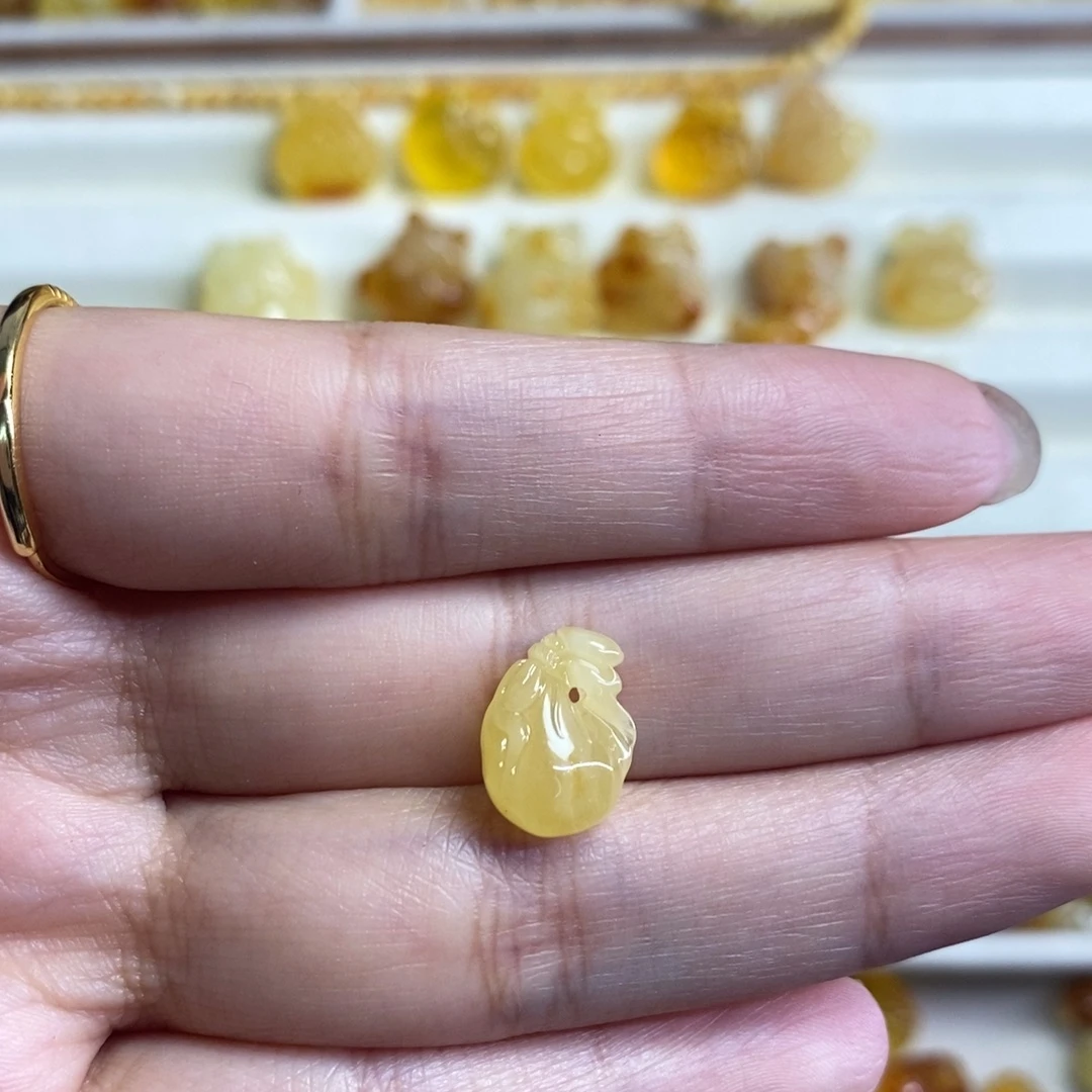 琥珀未镶嵌裸石钱袋子