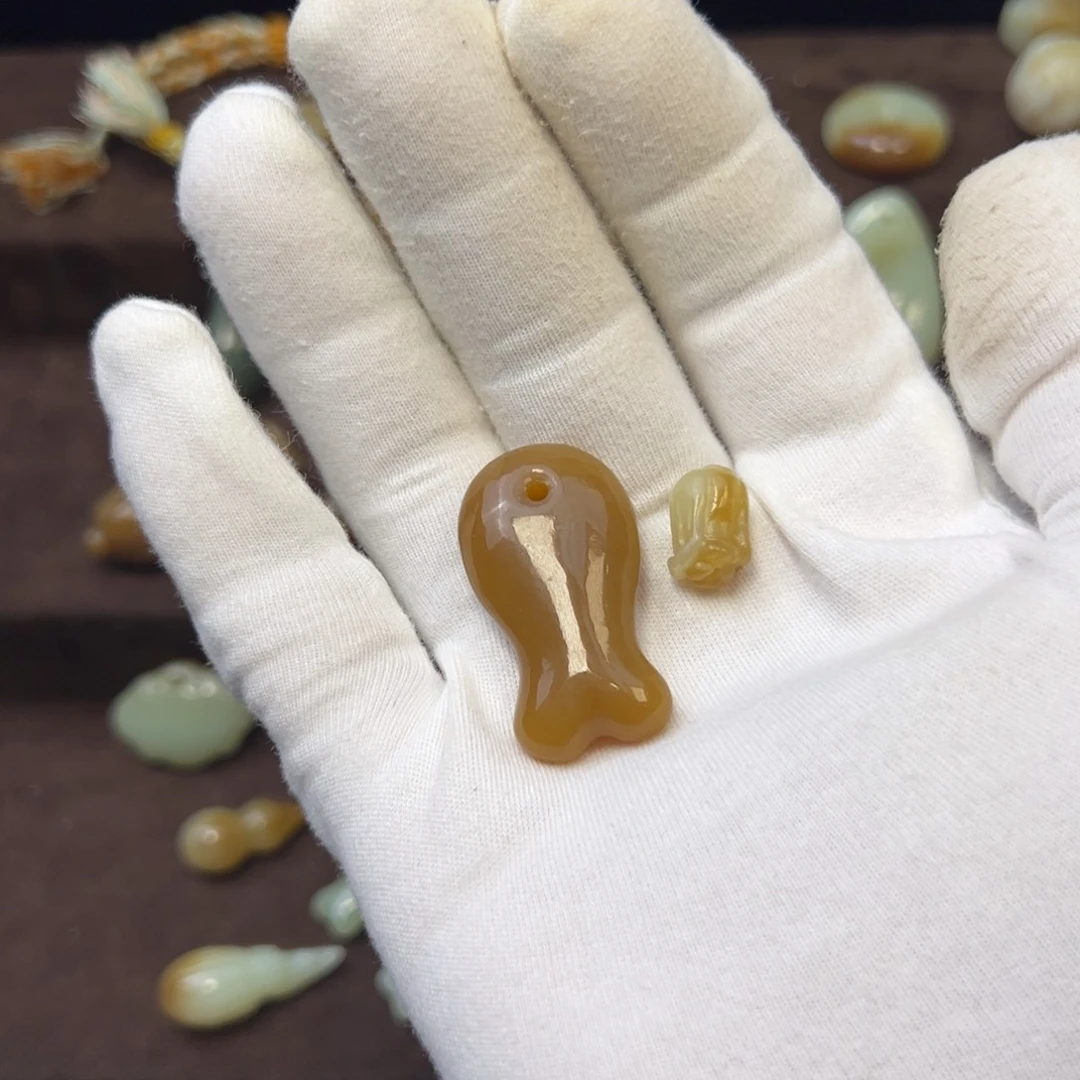 风***暖和田玉（糖玉）未镶嵌颈饰