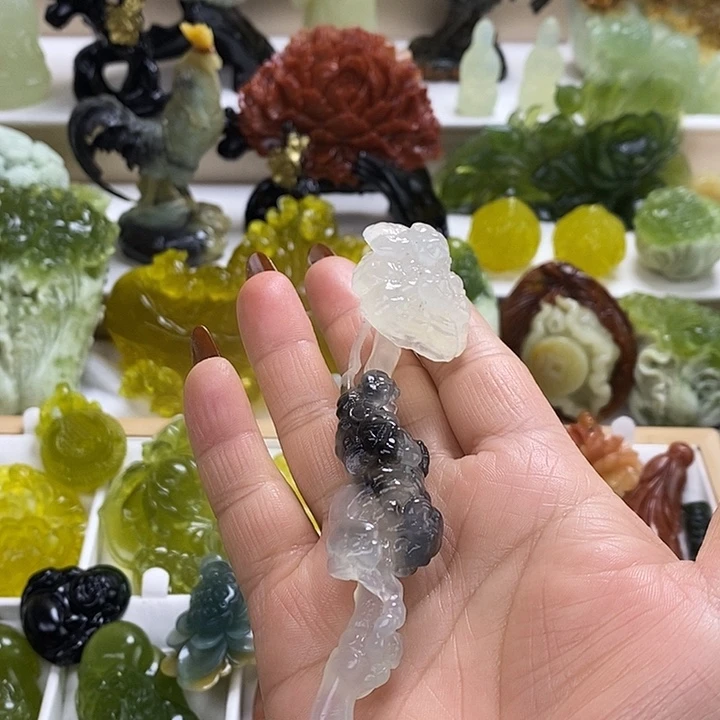 蛇纹石玉未镶嵌手把件