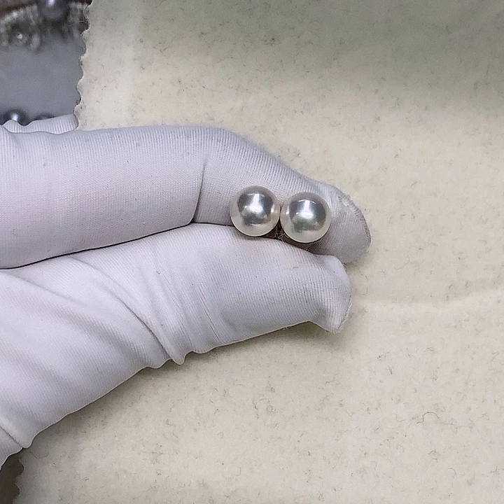 18K金镶嵌海水珍珠耳钉7.5-8