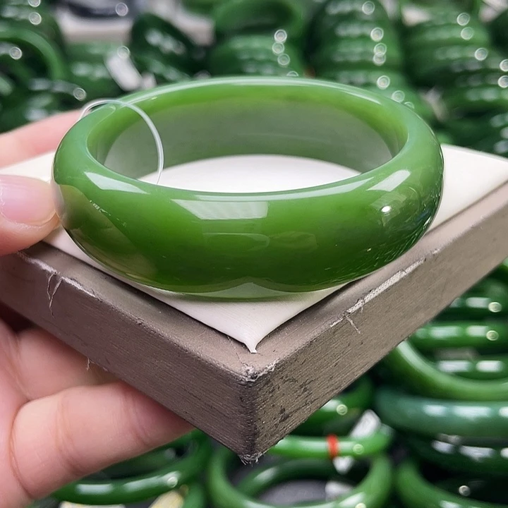 未镶嵌手镯和田玉（碧玉）