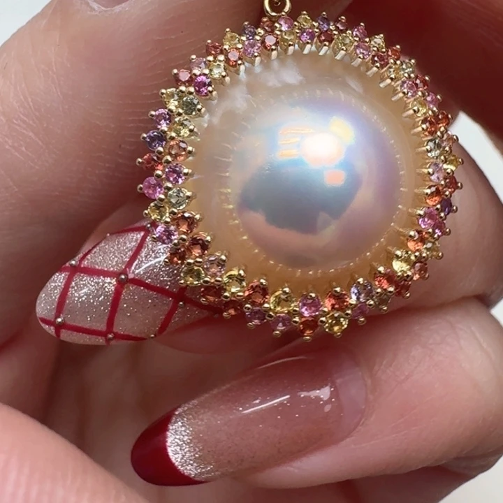 拼合珍珠（马贝珠）颈饰18K金镶嵌