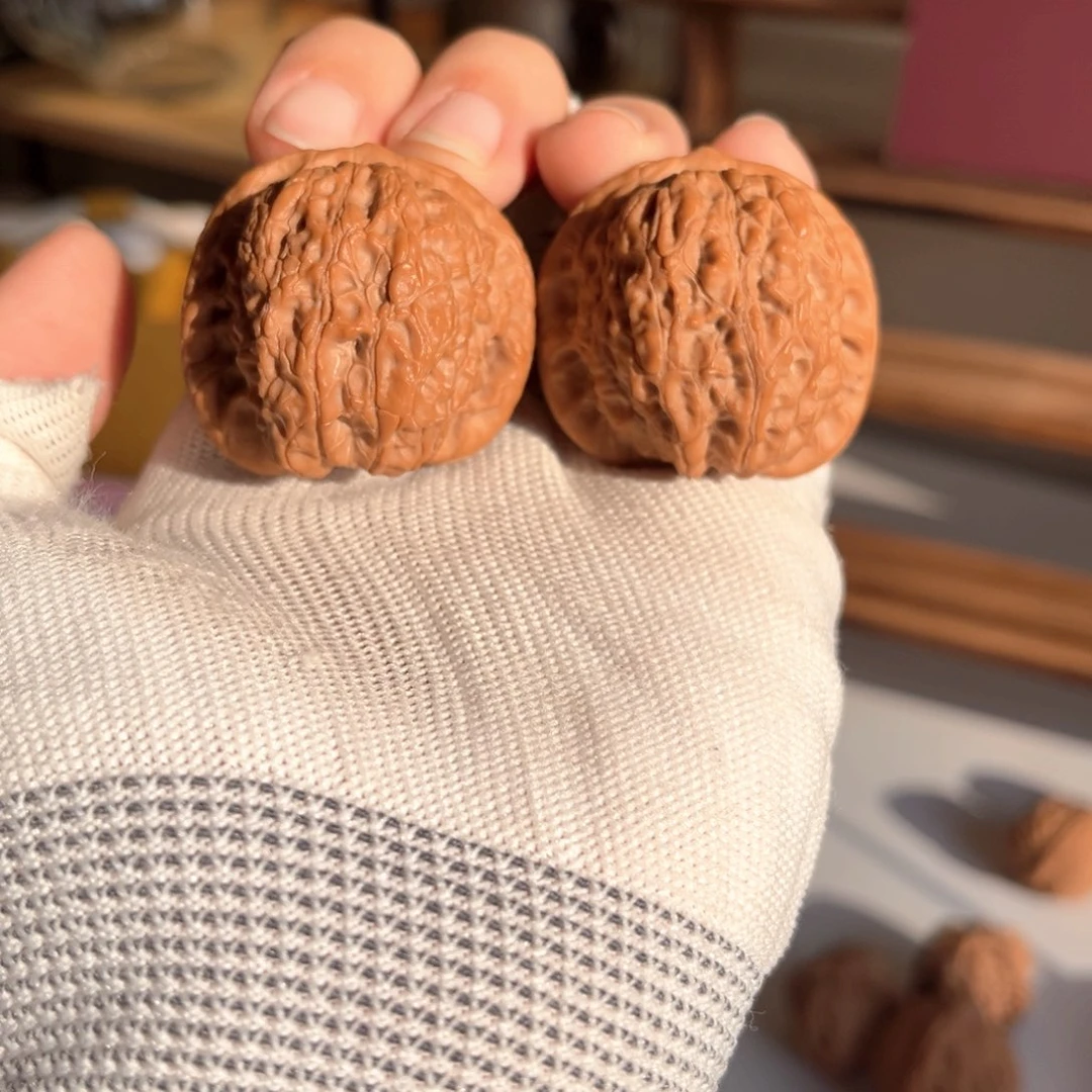 文玩核桃吊坠血麒麟36