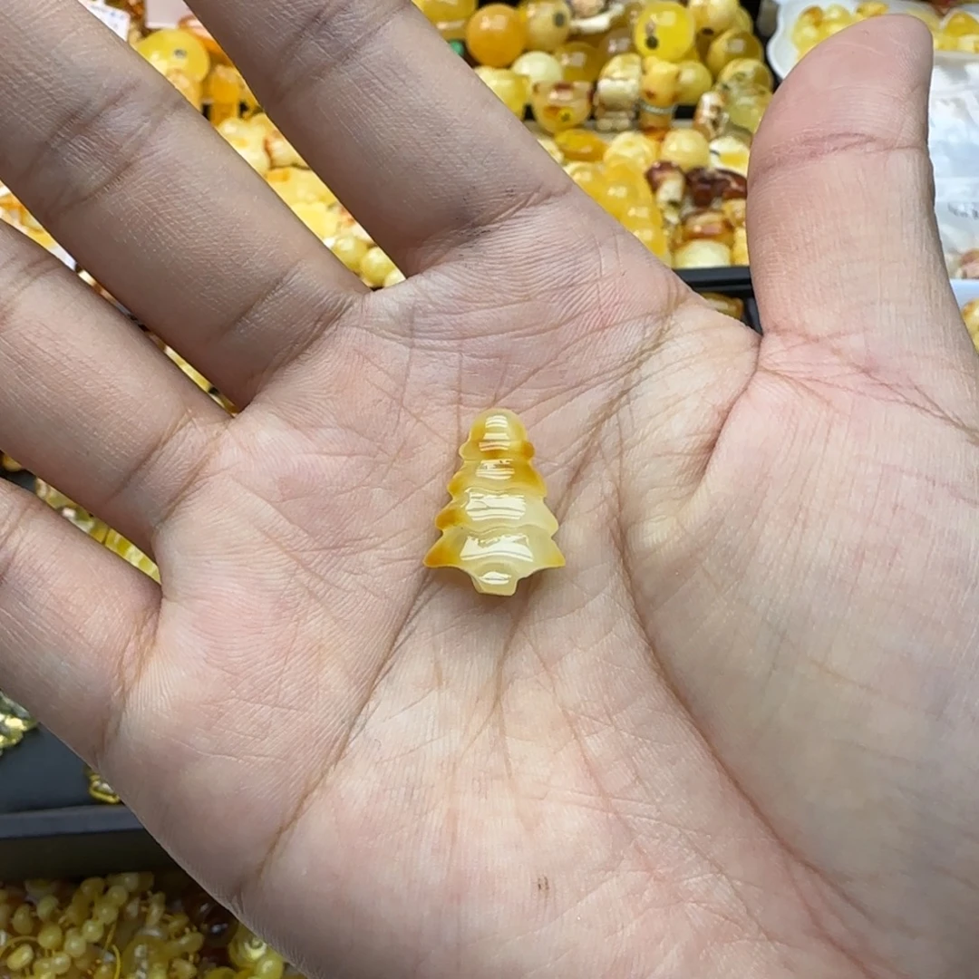 琥珀未镶嵌裸石0.67g