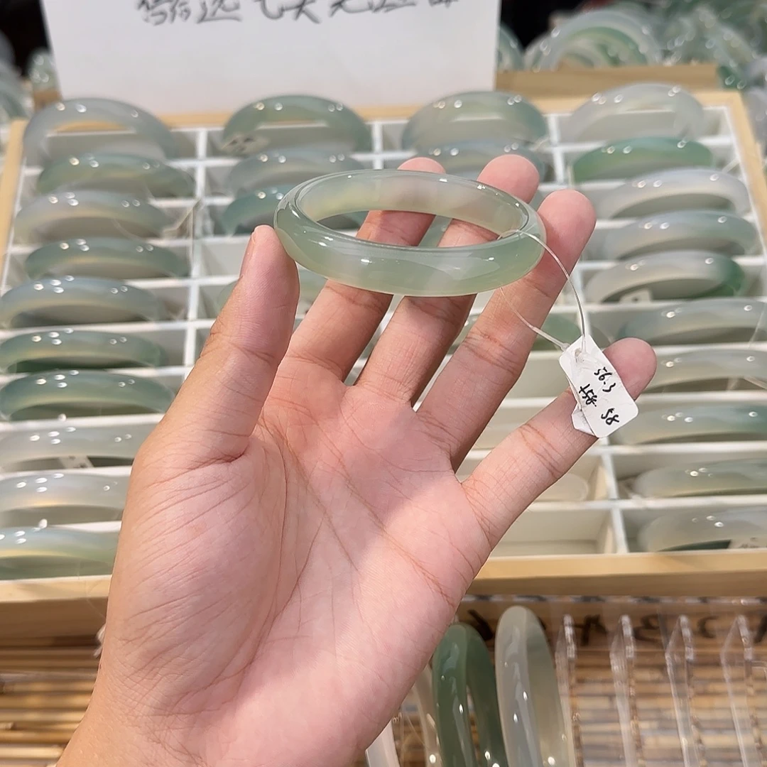 手镯玛瑙/玉髓未镶嵌没有售后圈口56.3