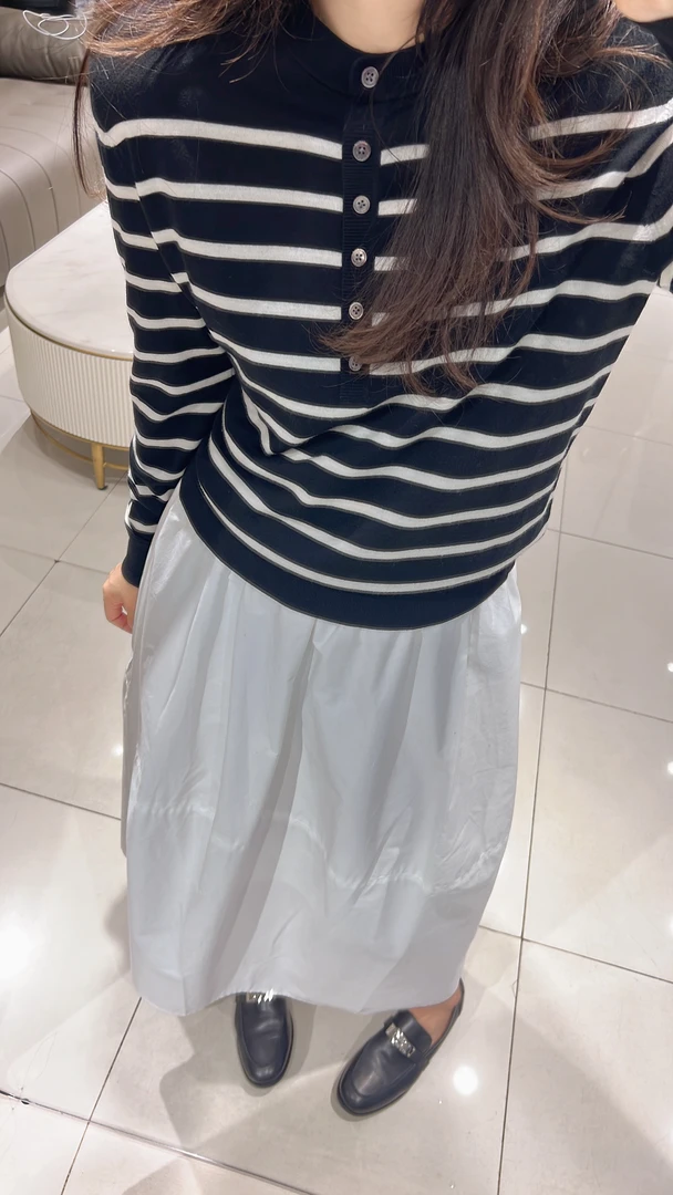 【雅祺YAQI】圆领女黑白条纹衫针织宽松型休闲时尚宽松秋冬