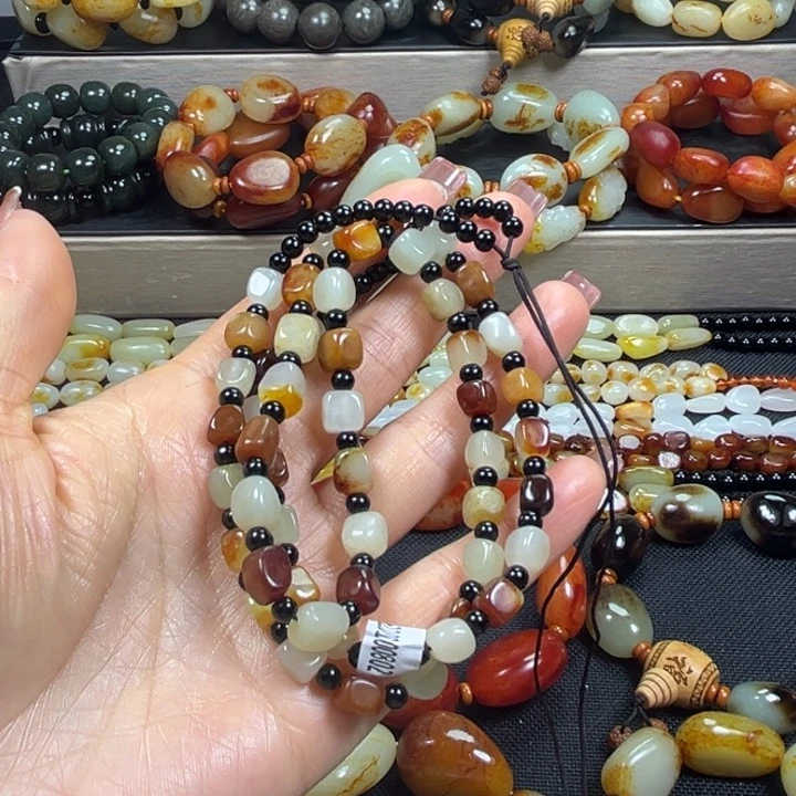 和田玉未镶嵌手串