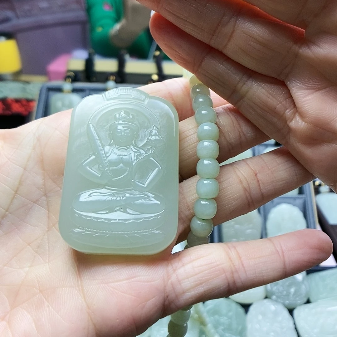 和田玉颈饰未镶嵌草*牛