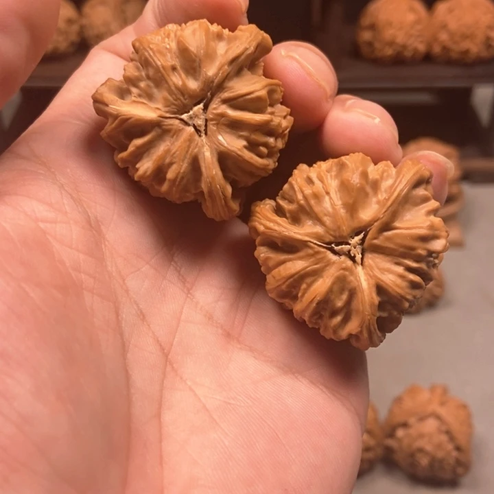 天***年把件文玩核桃白奔