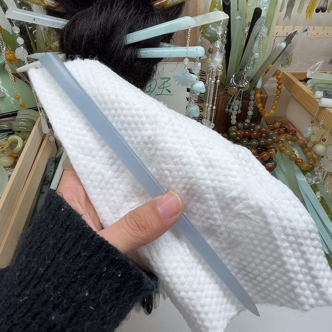 蛇纹石玉发饰未镶嵌青*