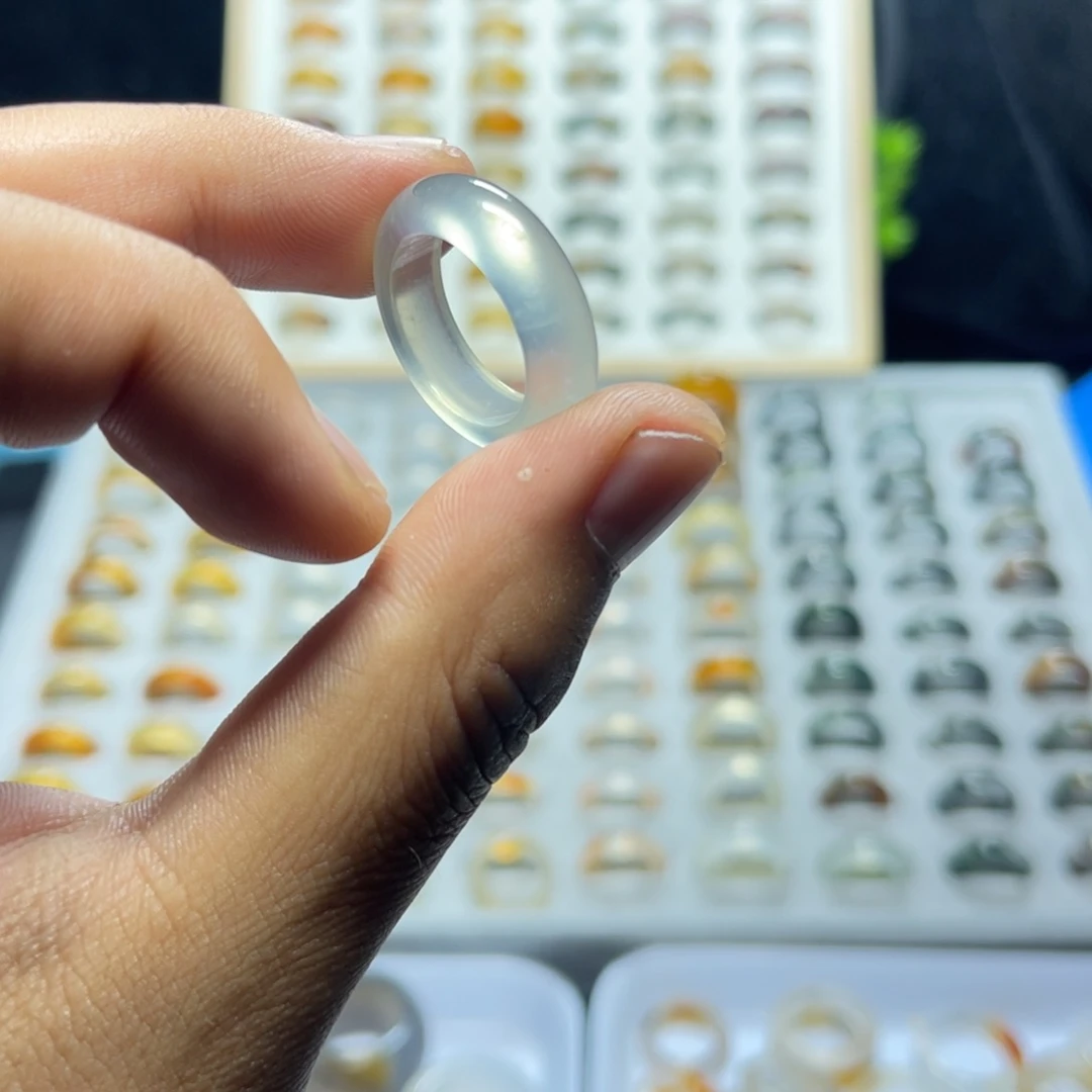 玛瑙/玉髓戒指未镶嵌清**雨