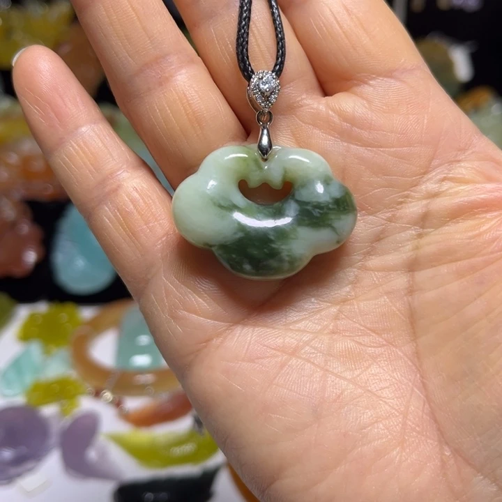 蛇纹石玉未镶嵌项圈