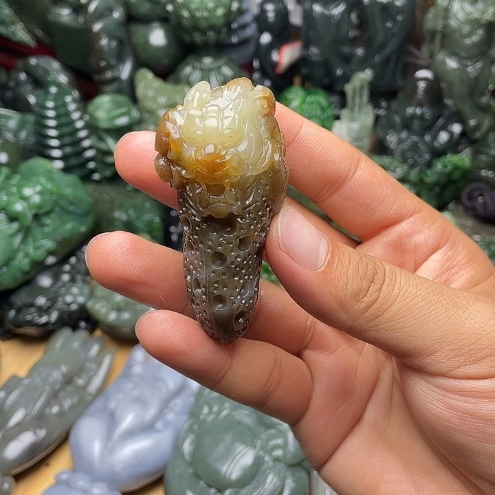 徐***穆未镶嵌和田玉挂件