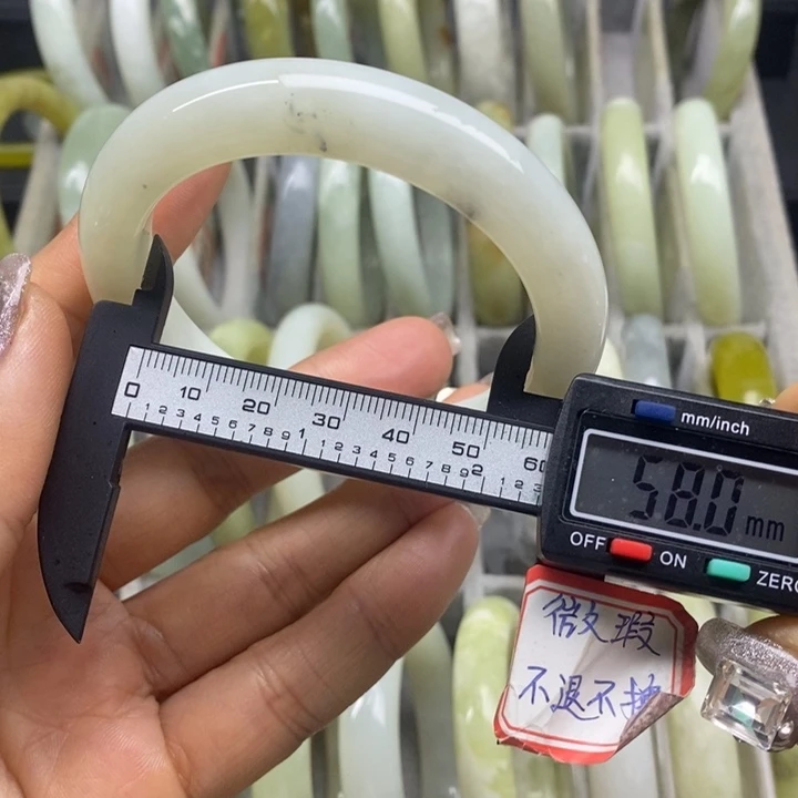 蛇纹石玉手镯359未镶嵌