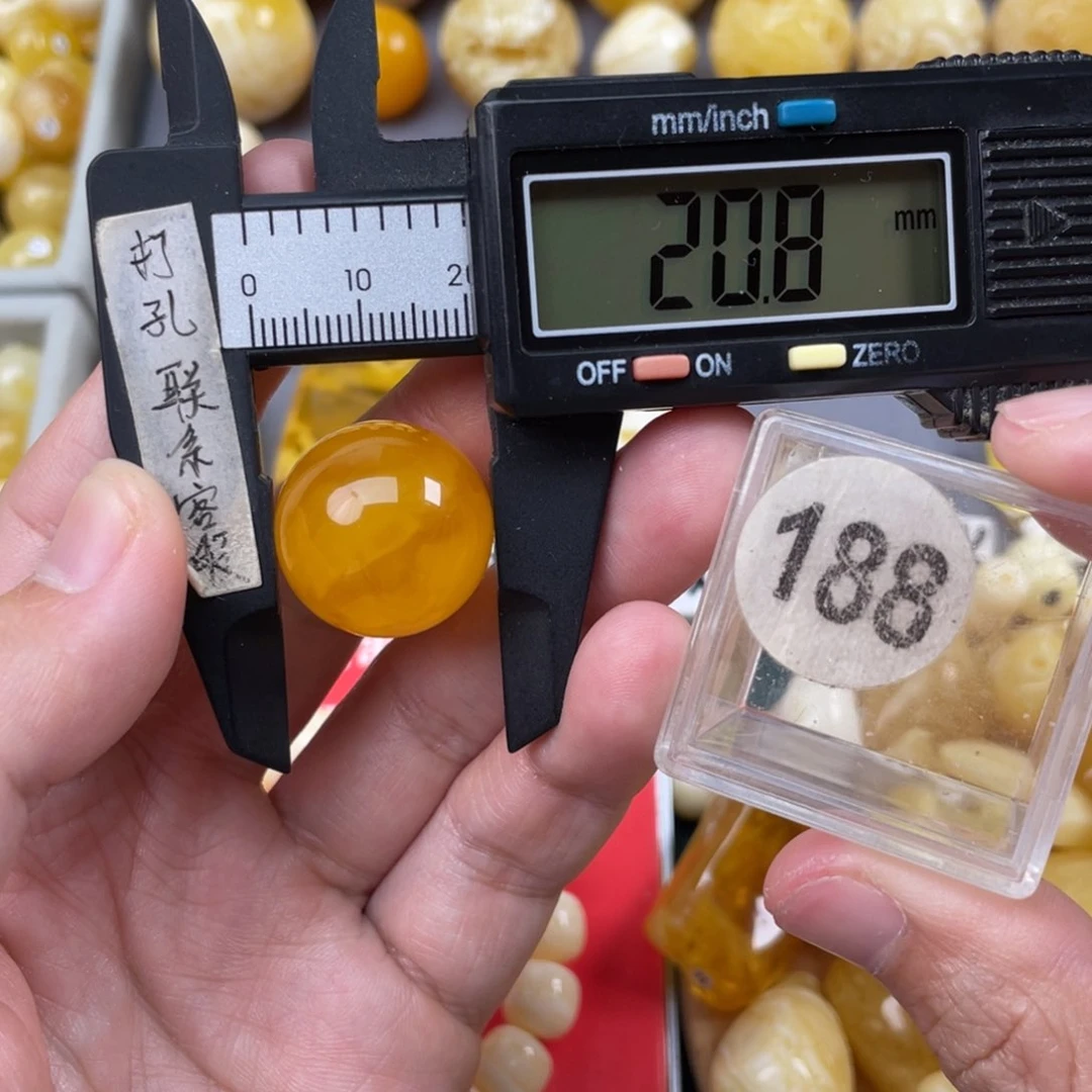 蜜蜡珠宝奇石未镶嵌