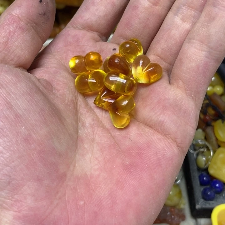 未镶嵌蜜蜡裸石多样性发货其一