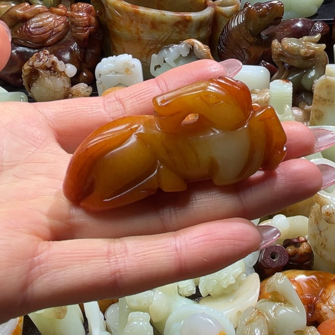 勇***惧和田玉未镶嵌挂件