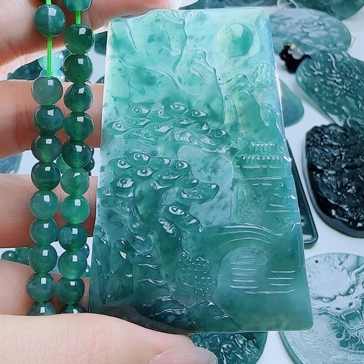 翡翠未镶嵌颈饰多样性发货天然的A货翡翠