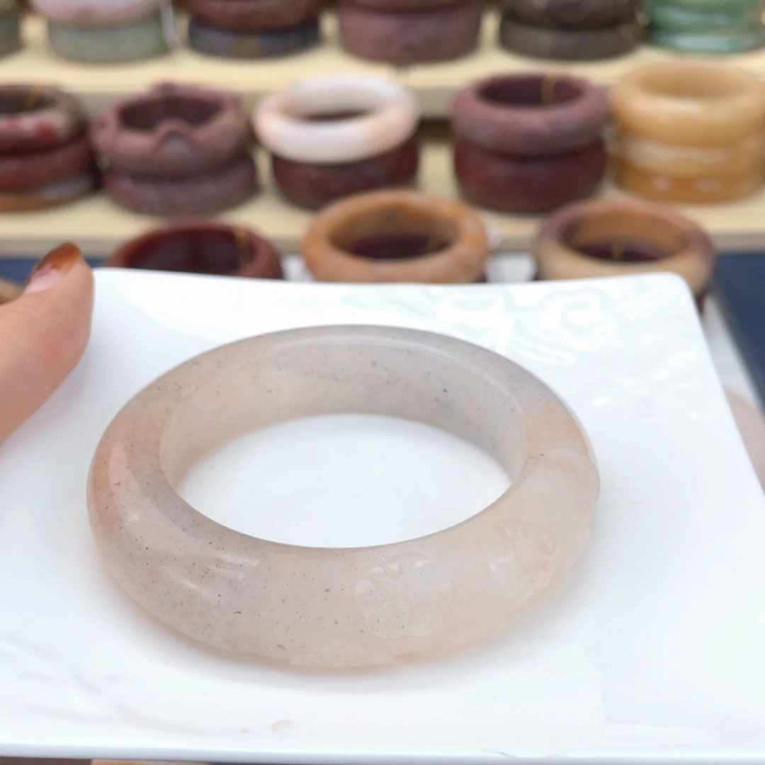 【闪购商品】石英质玉手镯未镶嵌川**竹