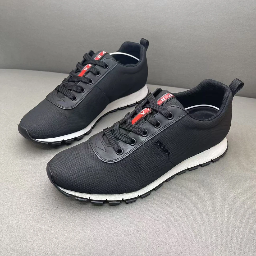 95新 Prada/普拉达 黑色网面侧边logo时尚百搭舒适运动鞋 41码
