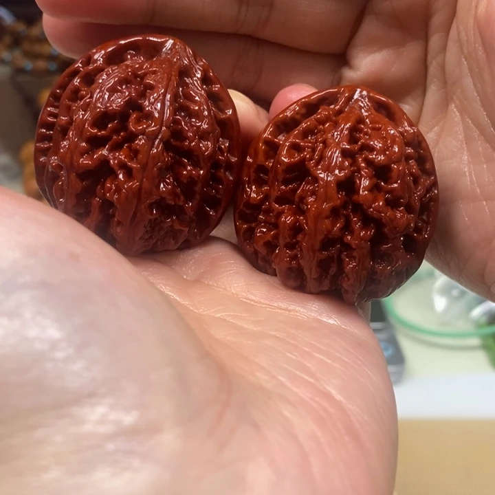 文玩核桃吊坠粗筋