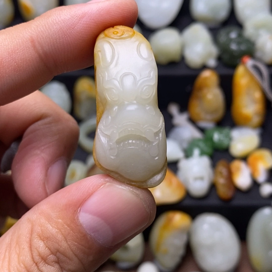 王***）和田玉未镶嵌挂件