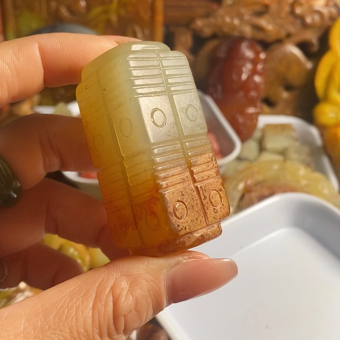 岫岩老玉（透闪石质玉）未镶嵌珠宝奇石