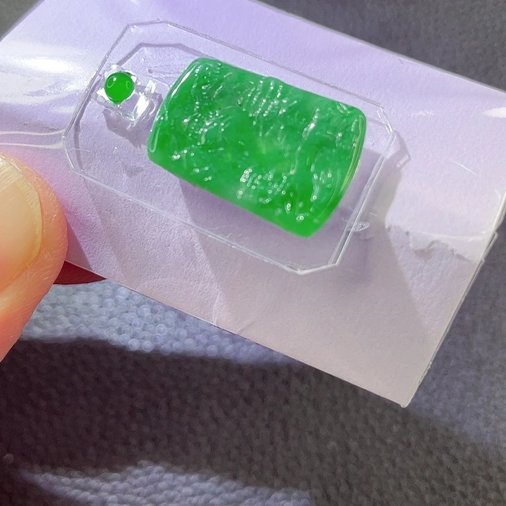 定制翡翠未镶嵌翡翠