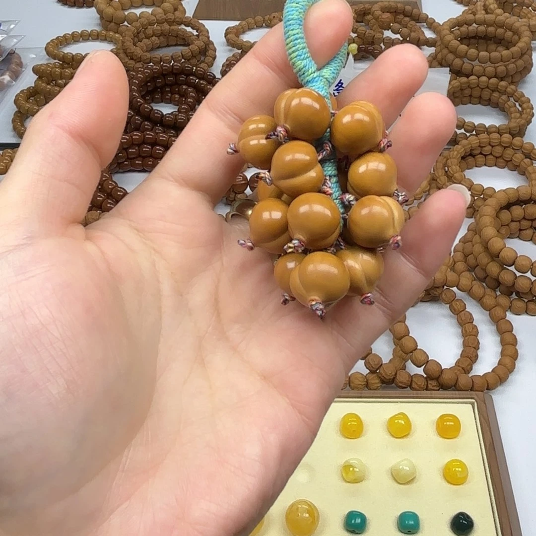 猴头核桃吊坠全品屁桃改的葡萄串13+