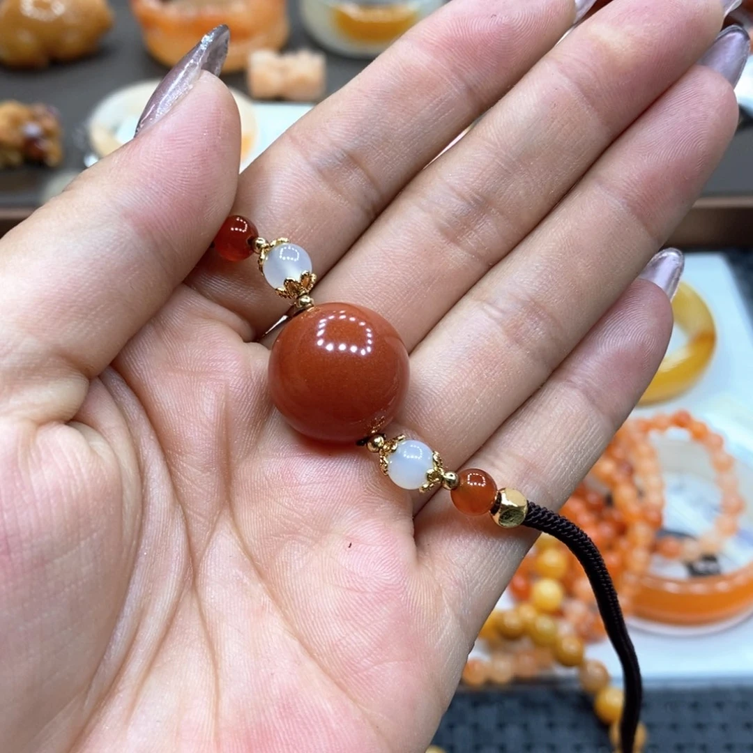 颈饰未镶嵌石英岩玉