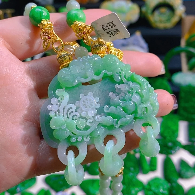 【闪购商品】翡翠颈饰未镶嵌如意锁吊坠