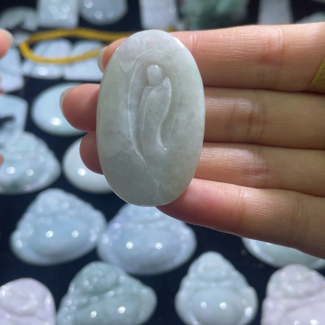 翡翠未镶嵌颈饰悟道