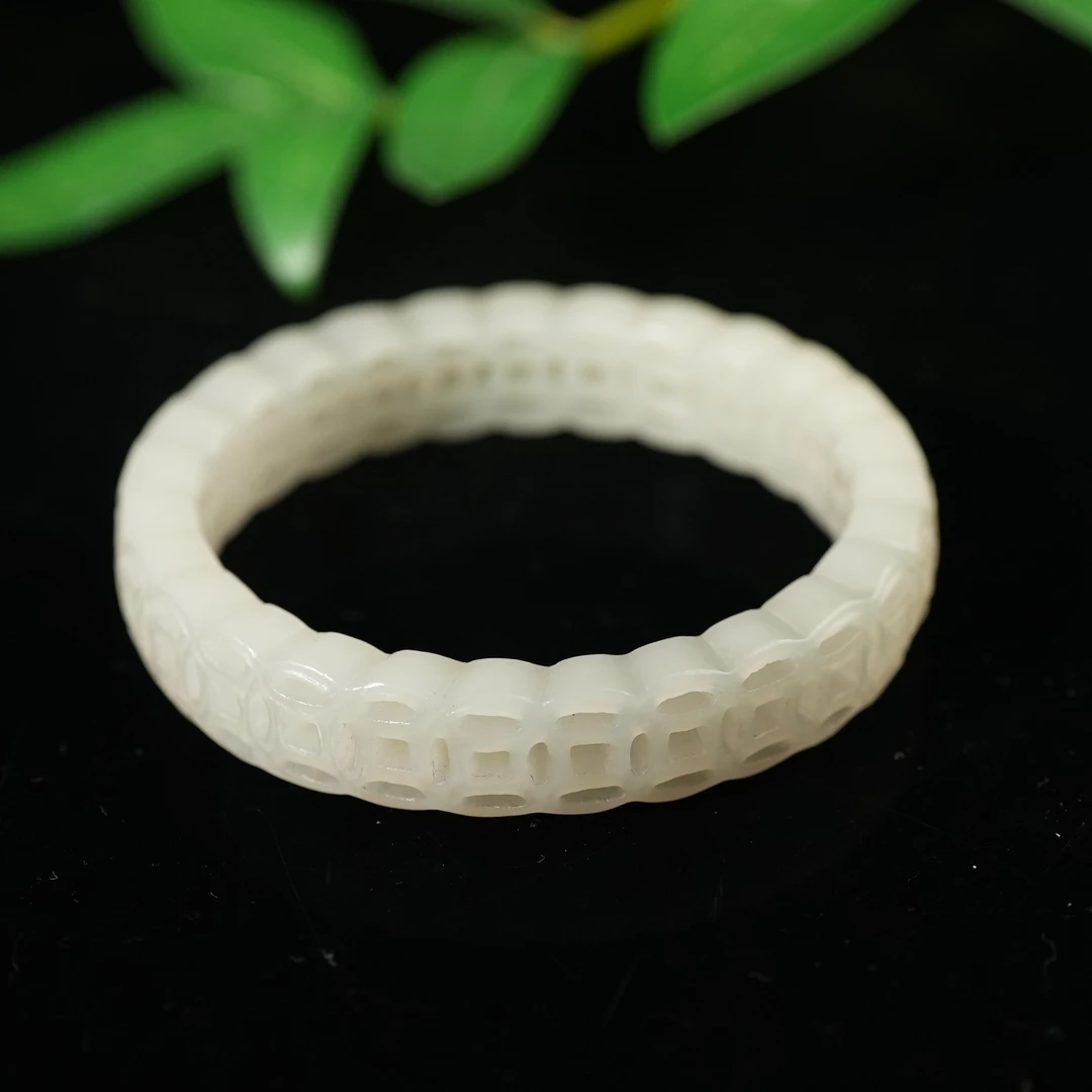 二十世纪和田玉镂空手镯LFJ250517036{华豫之门}