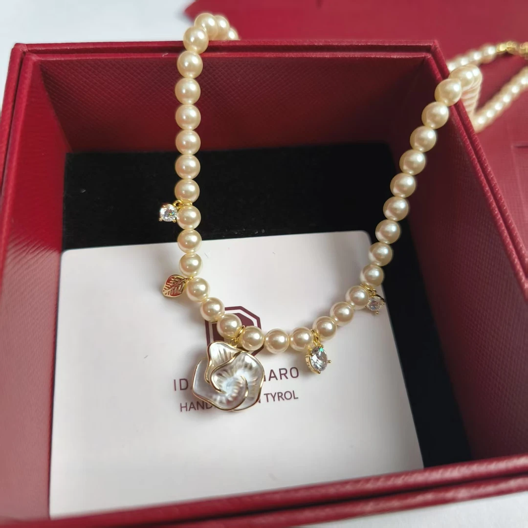 铜合金项链 《货号9083》无蕊之花奶白色珠珠项链（链长40+5）