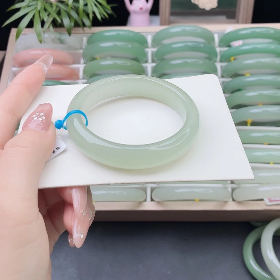 石英质玉未镶嵌手镯53