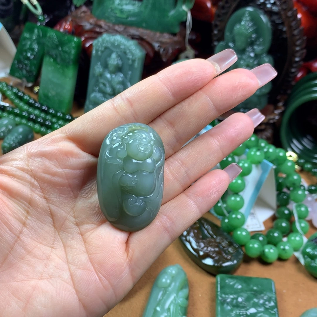 和田玉未镶嵌颈饰