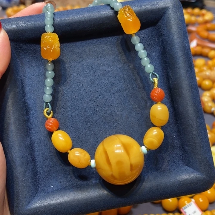 琥珀吊坠(赠链)未镶嵌蜜蜡