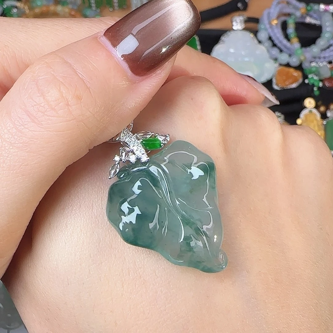 翡翠18K金镶嵌颈饰老坑种飘蓝花随型叶子