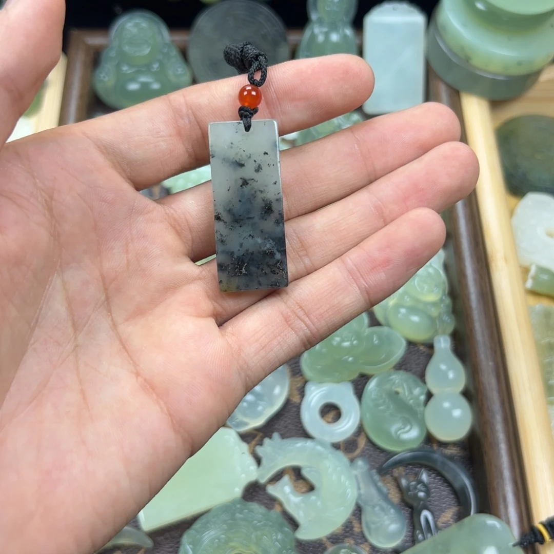 未镶嵌蛇纹石玉颈饰水墨牌