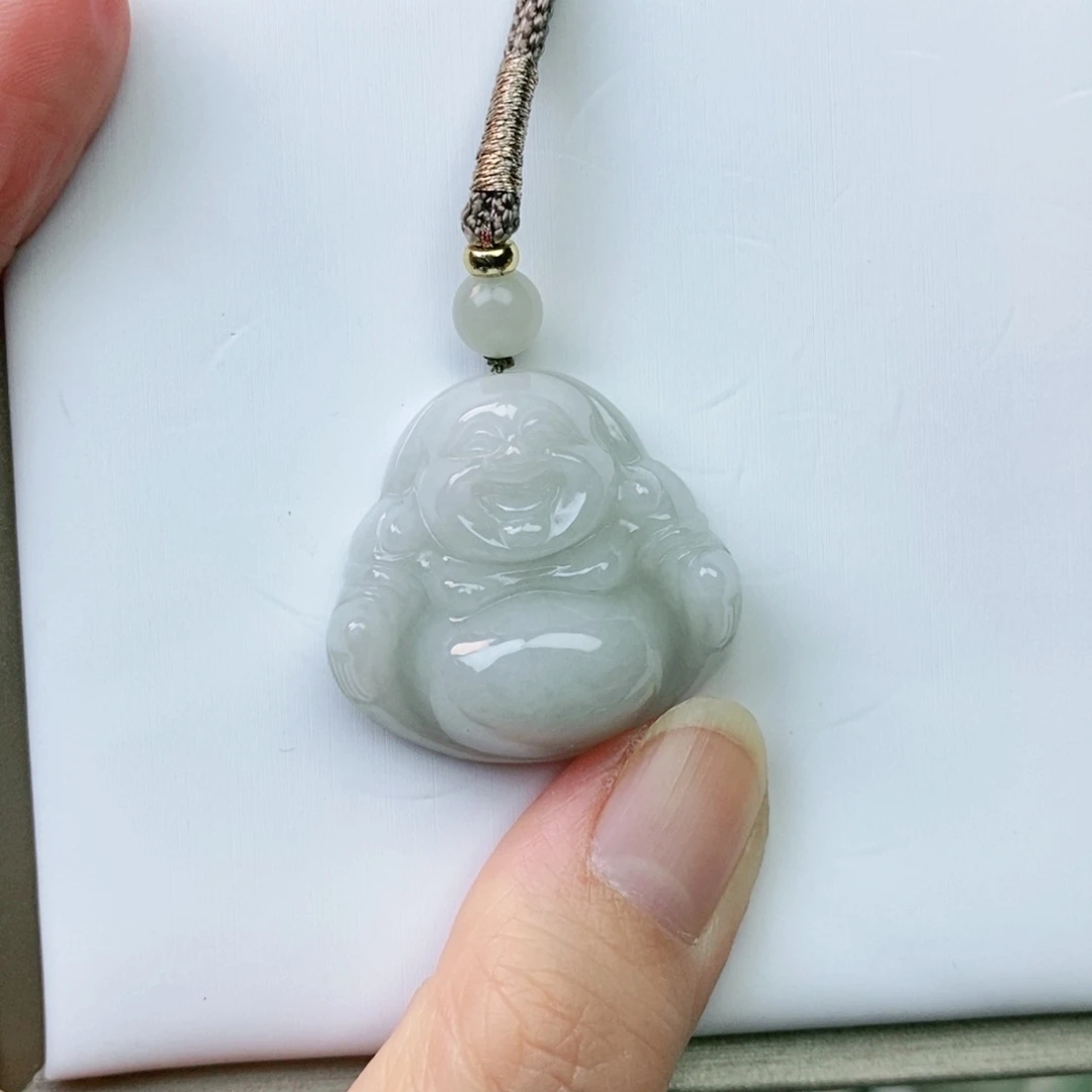 翡翠未镶嵌颈饰佛公