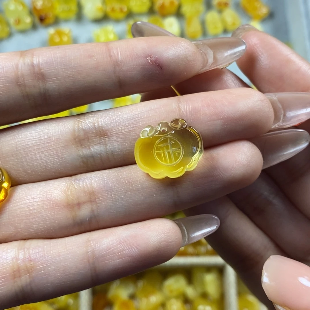 琥珀裸石未镶嵌柠*小平安锁