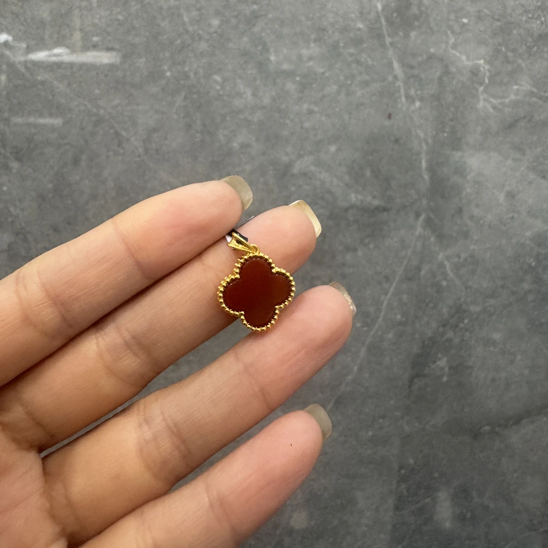 18k红玛瑙幸运草吊坠MQ15mm
