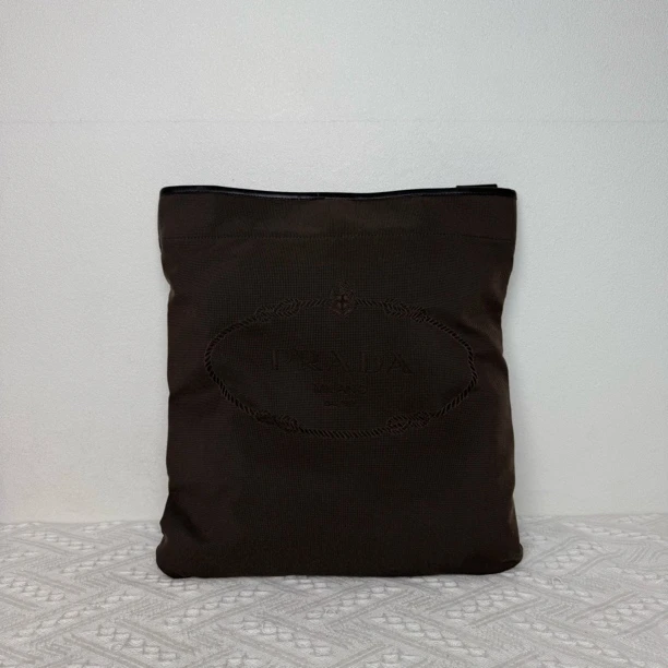 99新 Prada/普拉达 98新/4397男士时尚休闲帆布单肩的