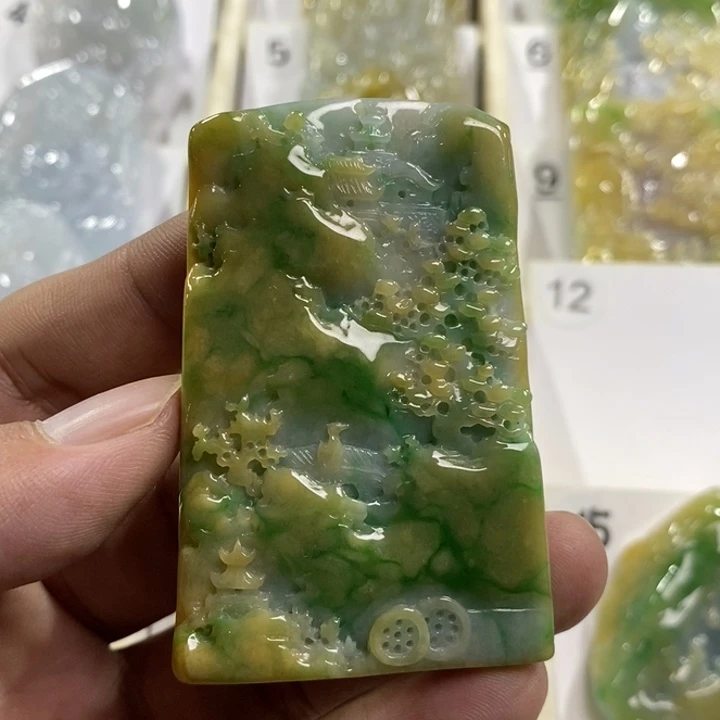 颈饰未镶嵌翡翠山水