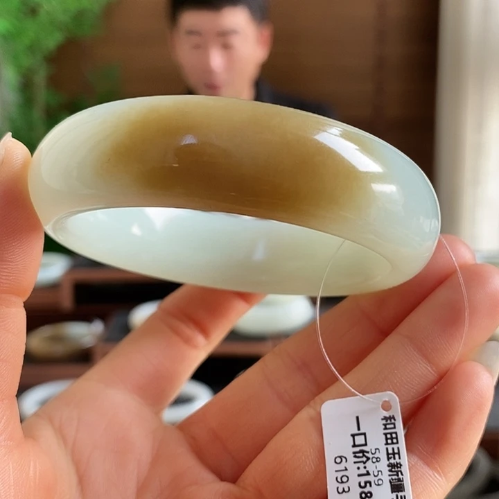 和田玉未镶嵌手镯6193
