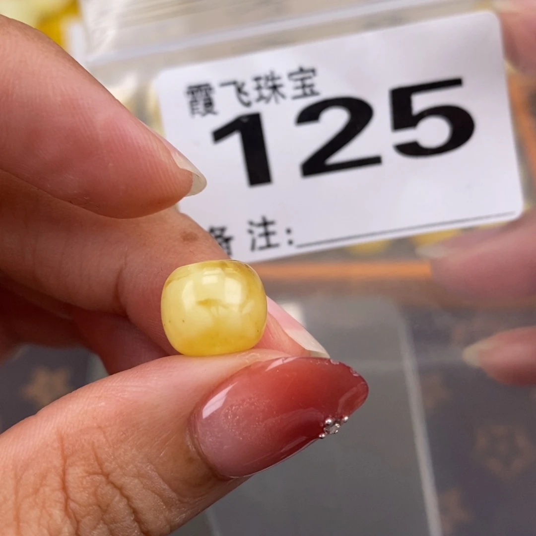 琥珀未镶嵌珠宝奇石11