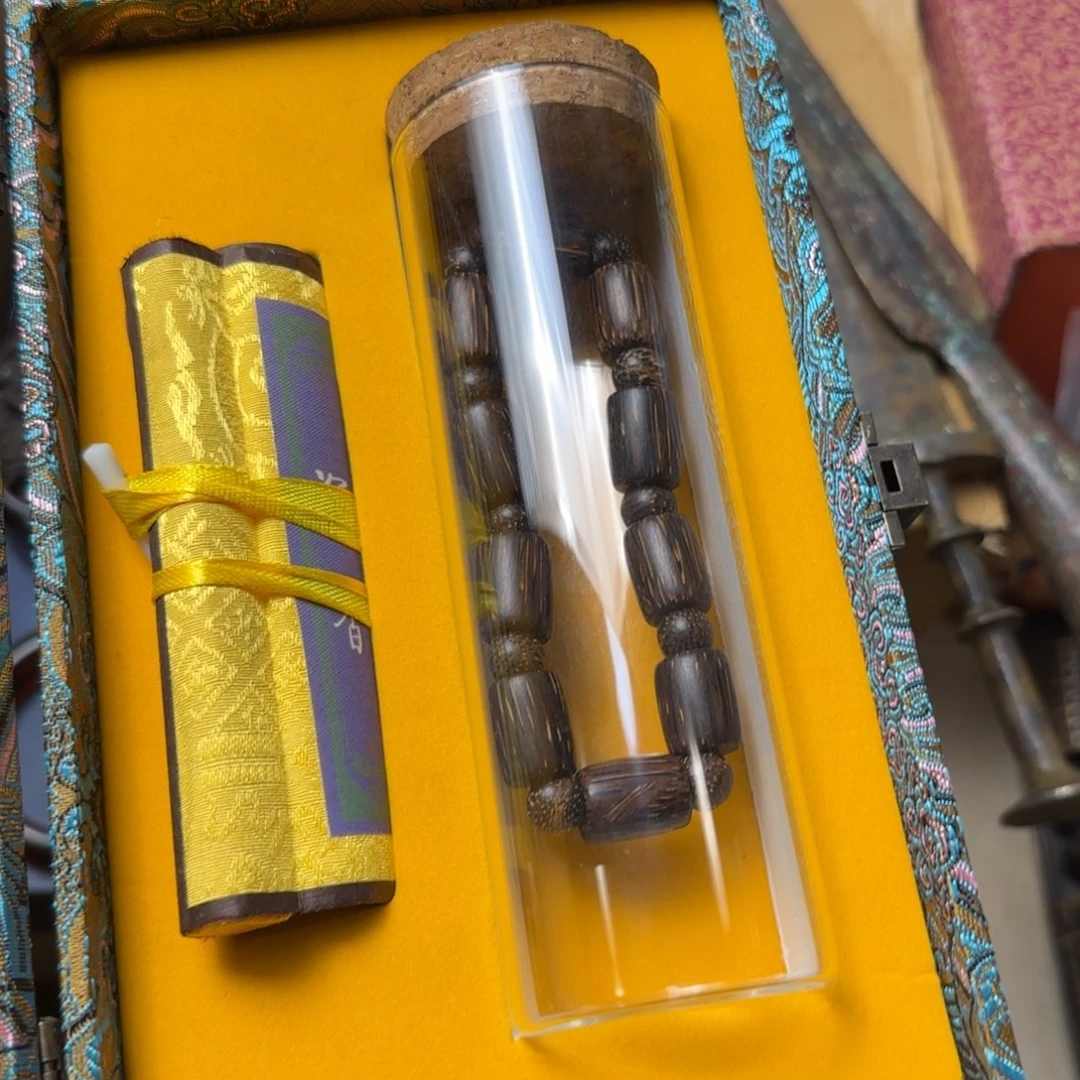 张*华如图所示所拍即所得