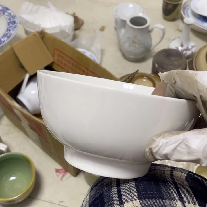 其他盘子碗砂锅都有6个