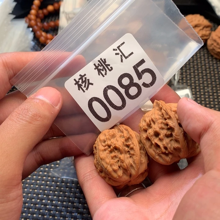 文玩核桃吊坠龙门柱